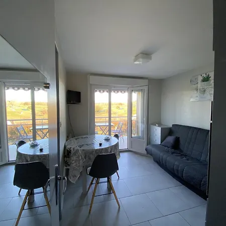 T2 Avec Terrasse A 100m Des Thermes, Wi-fi *